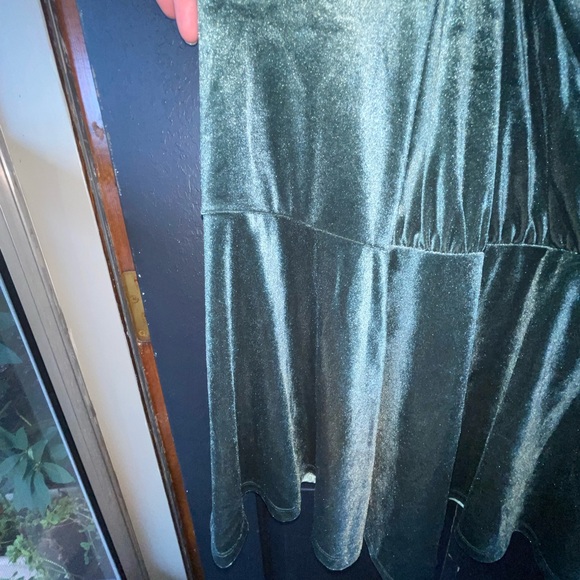 Torrid Emerald Green Velvet Blouse ~ 2x - Picture 3 of 10